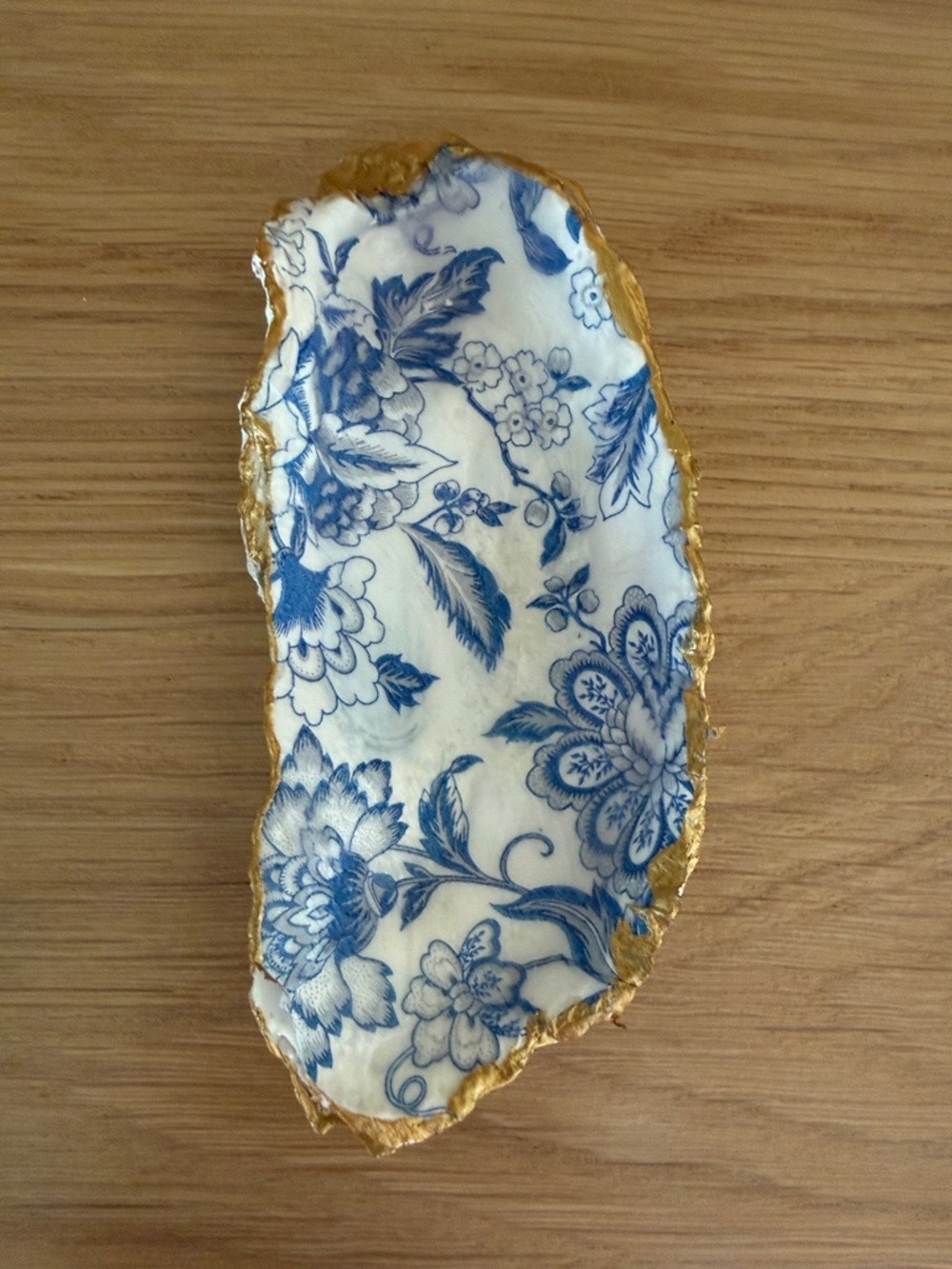 Oyster shell Blue & White Floral Gold-Edged Decorative Dish Ring Trinket Tray